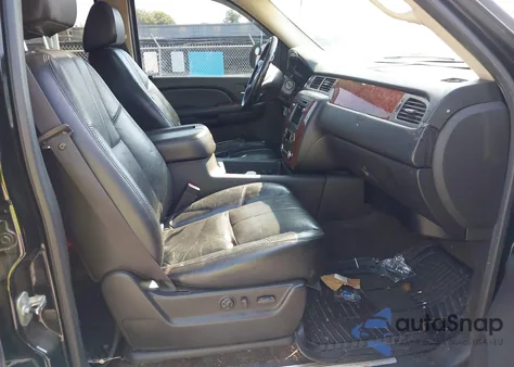 2007 Chevrolet Tahoe Ltz z USA, uszkodzony, nr VIN 1GNFC130X7R275522